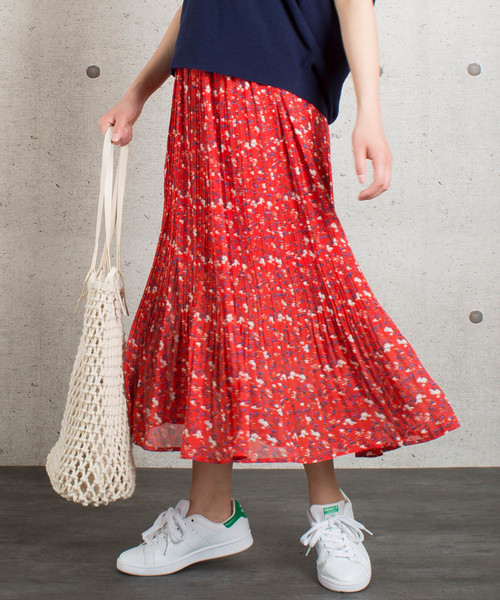 ABITOKYO（アビトーキョー）の「エアリープリーツロングスカート（スカート・レディース・ライトグレー/ブラック/ベージュ/パープル/ネイビー/レッド/ミント/モカ/ブラック系その他/グリーン系その他/レッド系その他/グリーン系その他2/ベージュ系その他/ブラック系その他2・FREE）」の19枚目の写真