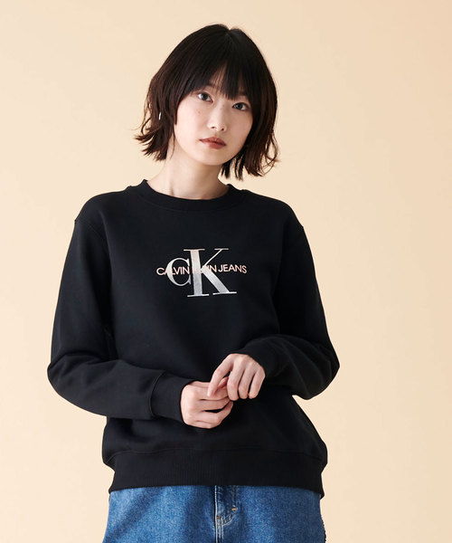 Calvin Klein Jeans(カルヴァンクラインジーンズ)の「モノグラム CK ロゴ クルーネック スウェット(Tシャツ/カットソー・レディース・ブラック/ベビーピンク・S/M/L/XS)」の4枚目の写真