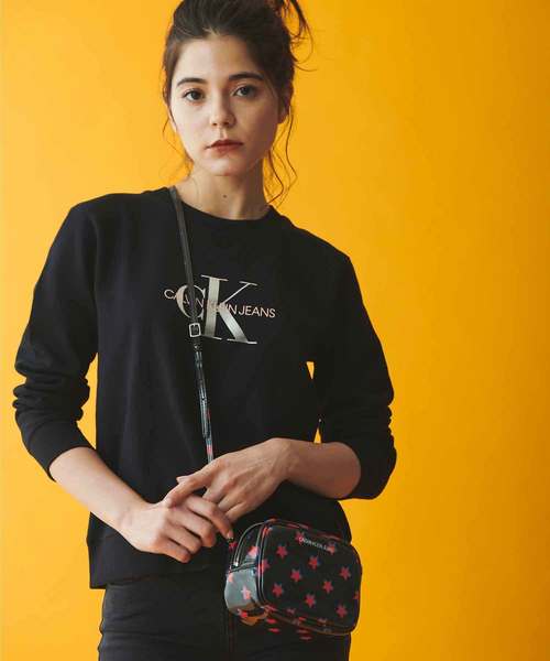 Calvin Klein Jeans(カルヴァンクラインジーンズ)の「モノグラム CK ロゴ クルーネック スウェット(Tシャツ/カットソー・レディース・ブラック/ベビーピンク・S/M/L/XS)」の7枚目の写真