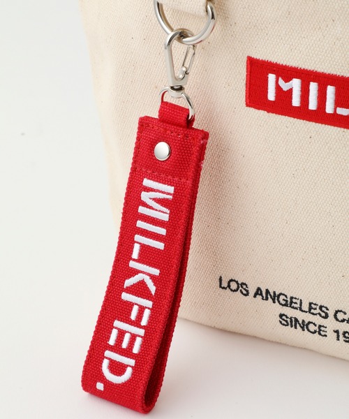 MILKFED.(ミルクフェド)の「BAR AND UNDER LOGO LUNCH TOTE /ロゴ キャンバス トートバッグ/ランチバッグ(トートバッグ・レディース・A/ライトピンク/レッド/ホワイト/ベージュ/ブラック/B/ネイビー/ライトパープル・ONE SIZE)」の14枚目の写真