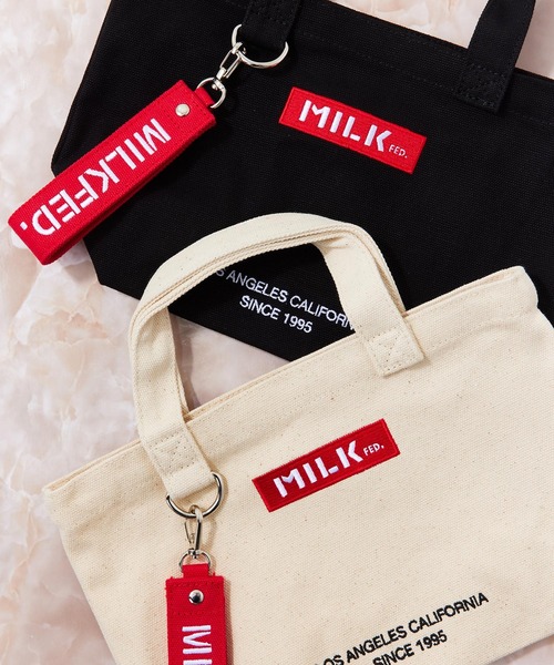 MILKFED.(ミルクフェド)の「BAR AND UNDER LOGO LUNCH TOTE /ロゴ キャンバス トートバッグ/ランチバッグ(トートバッグ・レディース・A/ライトピンク/レッド/ホワイト/ベージュ/ブラック/B/ネイビー/ライトパープル・ONE SIZE)」の17枚目の写真