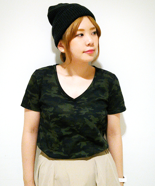 CIAOPANIC TYPY(チャオパニックティピー)の「VネックTシャツ(Tシャツ/カットソー・レディース・オリーブ/ブルー/ホワイト/ブラック・FREE)」の3枚目の写真