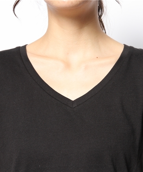 CIAOPANIC TYPY(チャオパニックティピー)の「VネックTシャツ(Tシャツ/カットソー・レディース・オリーブ/ブルー/ホワイト/ブラック・FREE)」の8枚目の写真