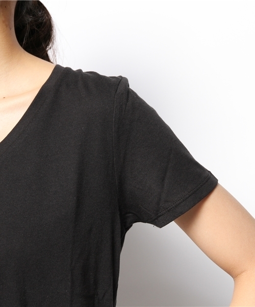 CIAOPANIC TYPY(チャオパニックティピー)の「VネックTシャツ(Tシャツ/カットソー・レディース・オリーブ/ブルー/ホワイト/ブラック・FREE)」の9枚目の写真