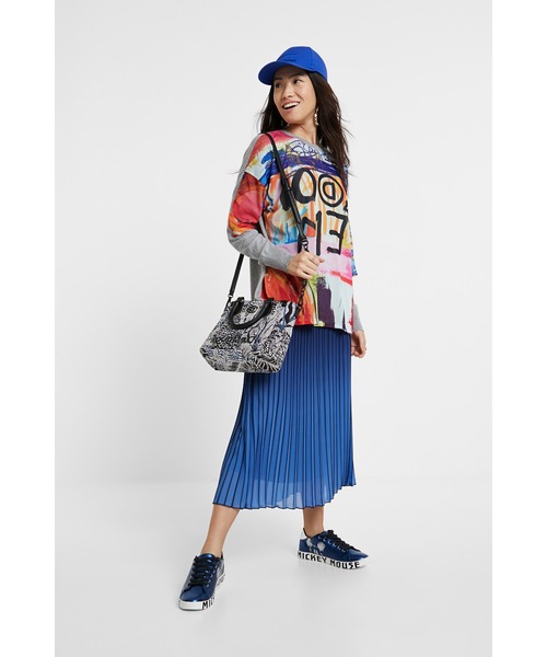 Desigual(デシグアル)の「ライトゲージプルオーバー HAMILTON(ニット/セーター・レディース・ブラック・2L/L/M/S)」の7枚目の写真