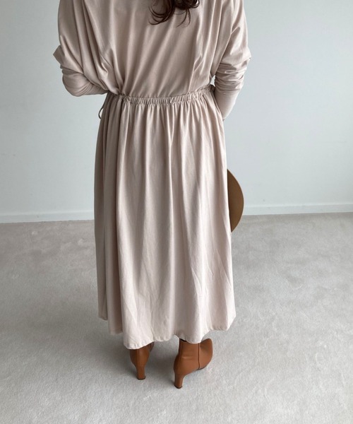 Doux archives（ドゥアルシーヴ）の「2wayギャザーマキシワンピース（ワンピース・レディース・チャコールグレー/ベージュ/カーキ・MEDIUM）」の12枚目の写真