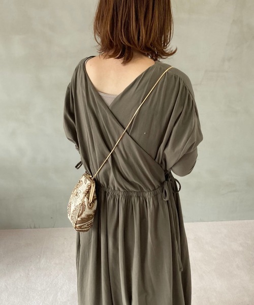 Doux archives（ドゥアルシーヴ）の「2wayギャザーマキシワンピース（ワンピース・レディース・チャコールグレー/ベージュ/カーキ・MEDIUM）」の17枚目の写真