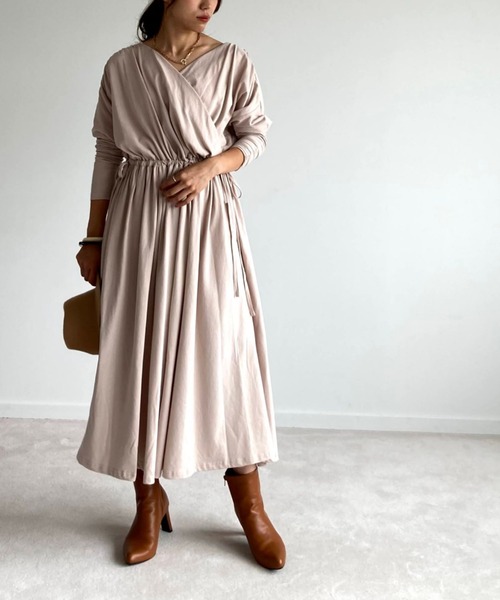 Doux archives（ドゥアルシーヴ）の「2wayギャザーマキシワンピース（ワンピース・レディース・チャコールグレー/ベージュ/カーキ・MEDIUM）」の8枚目の写真