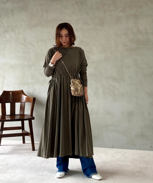 Doux archives（ドゥアルシーヴ）の「2wayギャザーマキシワンピース（ワンピース・レディース・チャコールグレー/ベージュ/カーキ・MEDIUM）」の10枚目の写真