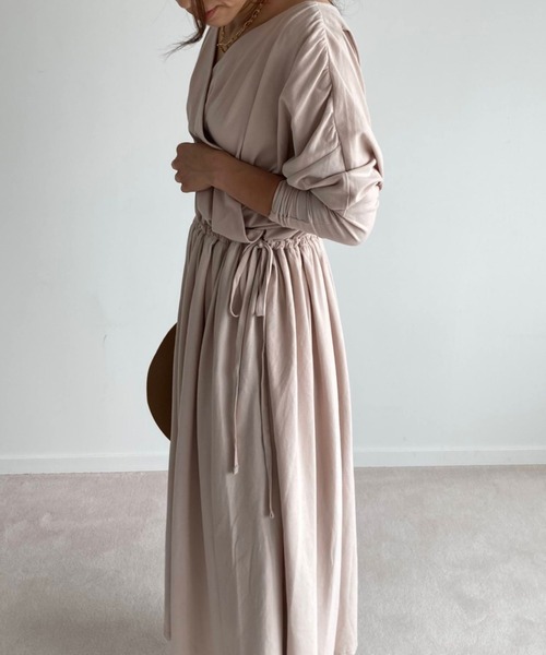 Doux archives（ドゥアルシーヴ）の「2wayギャザーマキシワンピース（ワンピース・レディース・チャコールグレー/ベージュ/カーキ・MEDIUM）」の15枚目の写真