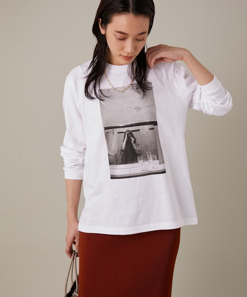 ADAM ET ROPE'（アダムエロペ）の「【Roberta Bayley】ロングTシャツ（Tシャツ/カットソー・レディース・ホワイト/ホワイト系その他・FREE）」の2枚目の写真