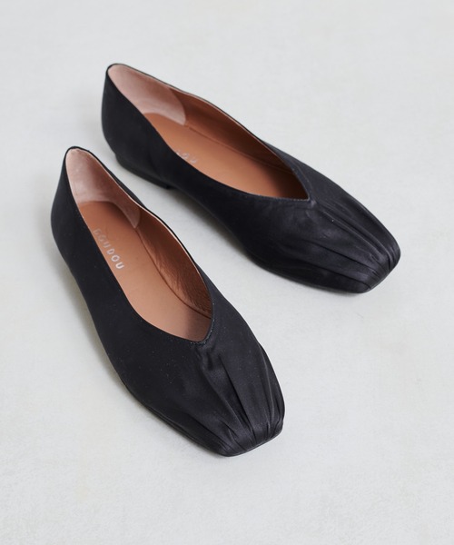 DouDou（ドゥドゥ）の「サテンバレエシューズ（バレエシューズ・レディース・キナリ/ブラック/ベージュ・S/M/L）」の2枚目の写真