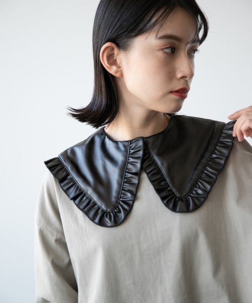 HARE(ハレ)の「シンセティックレザーツケエリ(HARE)(付け襟・レディース・ブラック/ブラック系その他・FREE)」の2枚目の写真