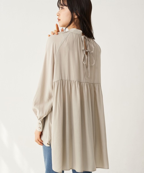 earth music&ecology（アースミュージックアンドエコロジー）の「バックリボンギャザーチュニック ＊（Tシャツ/カットソー・レディース・ベージュ/ラベンダー/アイボリー/ミント・FREE）」の3枚目の写真