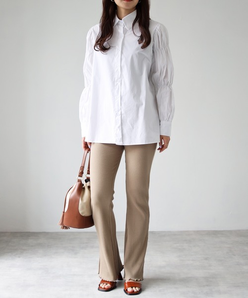 4youstory（フォーユーストーリー）の「袖シャーリングシャツ（シャツ/ブラウス・レディース・ホワイト/ブラック・FREE）」の7枚目の写真