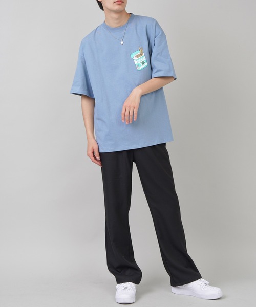 SPINNS（スピンズ）の「【ゆったりシルエット】SMOKEバックプリント半袖Tシャツ（Tシャツ/カットソー・メンズ・ホワイト/ブラック/ダークグリーン/ダークブルー/スミクロ・ONESIZE）」の6枚目の写真