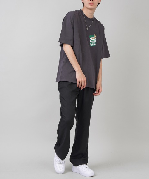 SPINNS（スピンズ）の「【ゆったりシルエット】SMOKEバックプリント半袖Tシャツ（Tシャツ/カットソー・メンズ・ホワイト/ブラック/ダークグリーン/ダークブルー/スミクロ・ONESIZE）」の21枚目の写真