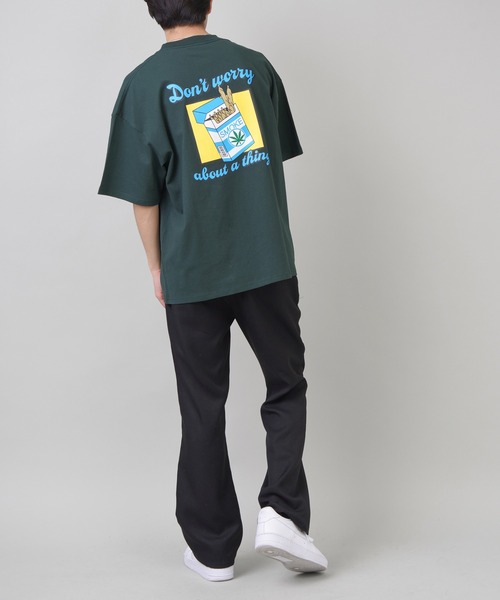 SPINNS（スピンズ）の「【ゆったりシルエット】SMOKEバックプリント半袖Tシャツ（Tシャツ/カットソー・メンズ・ホワイト/ブラック/ダークグリーン/ダークブルー/スミクロ・ONESIZE）」の17枚目の写真