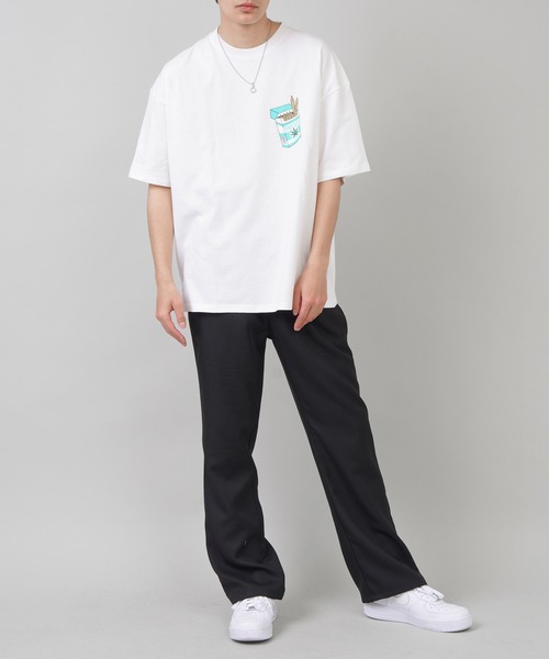 SPINNS（スピンズ）の「【ゆったりシルエット】SMOKEバックプリント半袖Tシャツ（Tシャツ/カットソー・メンズ・ホワイト/ブラック/ダークグリーン/ダークブルー/スミクロ・ONESIZE）」の14枚目の写真