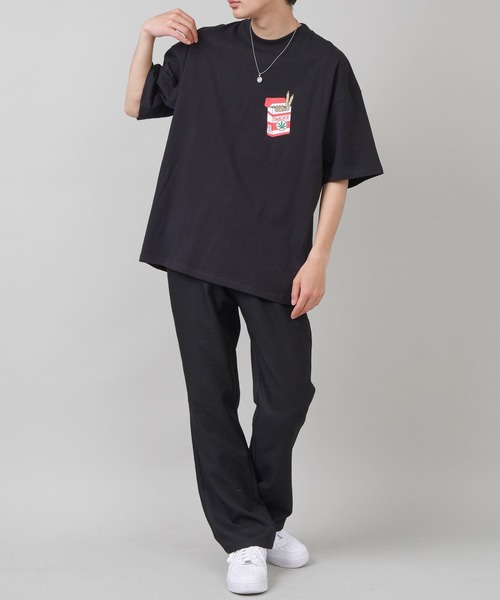 SPINNS（スピンズ）の「【ゆったりシルエット】SMOKEバックプリント半袖Tシャツ（Tシャツ/カットソー・メンズ・ホワイト/ブラック/ダークグリーン/ダークブルー/スミクロ・ONESIZE）」の19枚目の写真