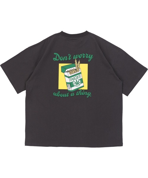 SPINNS（スピンズ）の「【ゆったりシルエット】SMOKEバックプリント半袖Tシャツ（Tシャツ/カットソー・メンズ・ホワイト/ブラック/ダークグリーン/ダークブルー/スミクロ・ONESIZE）」の15枚目の写真