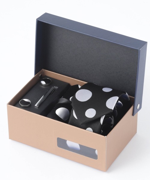 Tootal（トゥータル）の「老舗英国ブランド シルク100% メンズ スーツ ギフト箱4点セット（ネクタイ・メンズ・ブラック/ネイビー/オリーブ/カーキ/シルバー/ブラック×ホワイト/ブラック系その他/ブラウン系その他/グリーン系その他/カーキ系1/ネイビー系1/ネイビー系2/ネイビー系3/ブルー系その他2/ワイン系1/ボルドー/ワイン系2/ブルー系その他/ワイン系3/ネイビー系4/シルバー系その他/ダークネイビー/シルバー系その他2/ゴールド系その他/ライトブルー/ネイビー系5/グリーン系その他2・FREE）」の3枚目の写真