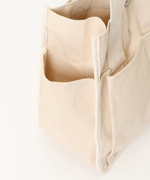 ikka（イッカ）の「帆布サイドBIGポケットトートバッグ（トートバッグ・レディース・ブラック/ベージュ/オフホワイト/オリーブ・FREE）」の9枚目の写真