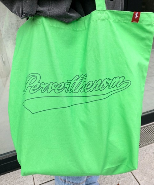 WHO'S WHO gallery（フーズフーギャラリー）の「【KOOKY'N/クーキー】スタジアムトート（トートバッグ・メンズ・ホワイト/ブラック/グリーン/ブルー/イエロー/レッド・FREE）」の19枚目の写真