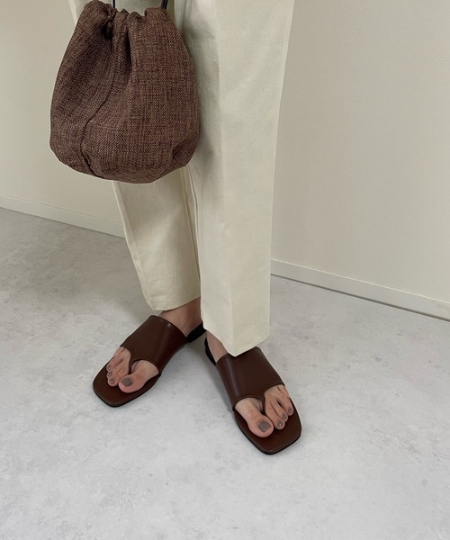 LE MORE(リモア)の「フラットトングサンダル(サンダル・レディース・ブラック/ブラウン/ベージュ・S/L/M)」の6枚目の写真