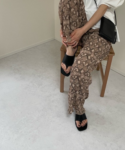 LE MORE(リモア)の「フラットトングサンダル(サンダル・レディース・ブラック/ブラウン/ベージュ・S/L/M)」の8枚目の写真