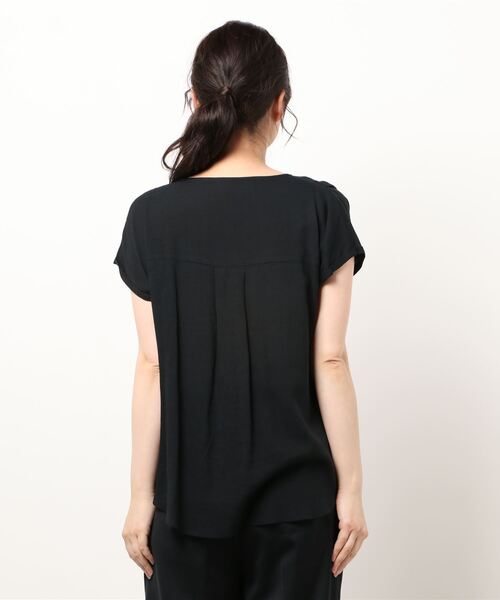 MEW'S REFINED CLOTHES（ミューズリファインドクローズ）の「美シルエット抜き衿ブラウス（シャツ/ブラウス・レディース・ホワイト/ブラック/ブラウン系その他・MEDIUM）」の4枚目の写真