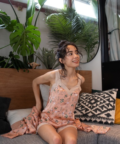 Chut！ INTIMATES（シュットインティメイツ）の「フレアパンツ (C346)（ルームウェア/パジャマ・レディース・オレンジ系その他/ライトブルーグレー/ダークグリーン・M/L）」の15枚目の写真