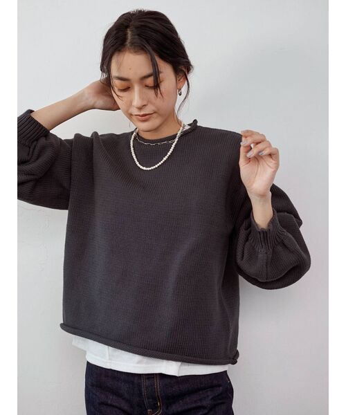 Ungrid(アングリッド)の「アウトリンキングクルーネックニット(ニット/セーター・レディース・グリーン/サーモンピンク/オフホワイト/チャコールグレー・FREE)」の6枚目の写真