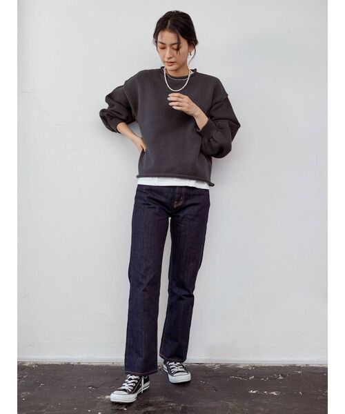 Ungrid(アングリッド)の「アウトリンキングクルーネックニット(ニット/セーター・レディース・グリーン/サーモンピンク/オフホワイト/チャコールグレー・FREE)」の8枚目の写真