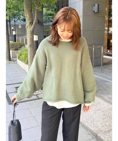 Ungrid(アングリッド)の「アウトリンキングクルーネックニット(ニット/セーター・レディース・グリーン/サーモンピンク/オフホワイト/チャコールグレー・FREE)」の9枚目の写真