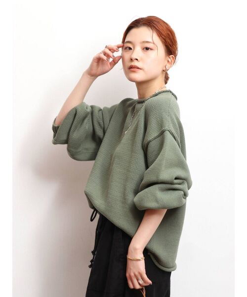 Ungrid(アングリッド)の「アウトリンキングクルーネックニット(ニット/セーター・レディース・グリーン/サーモンピンク/オフホワイト/チャコールグレー・FREE)」の17枚目の写真