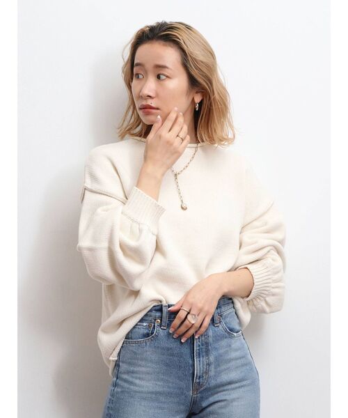 Ungrid(アングリッド)の「アウトリンキングクルーネックニット(ニット/セーター・レディース・グリーン/サーモンピンク/オフホワイト/チャコールグレー・FREE)」の21枚目の写真