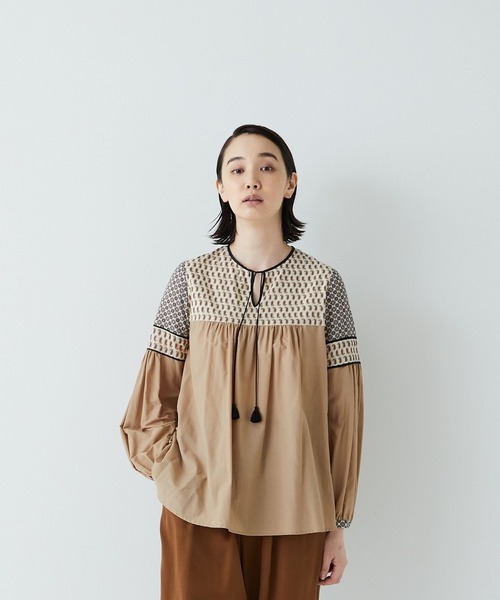美品 ADIEU TRISTESSE インポートプリントブラウス ADIEU TRISTESSE（アデュートリステス）の「インポートプリント