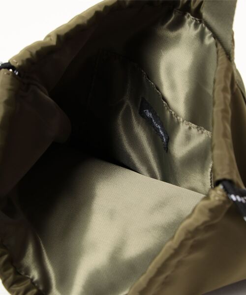 ACCOMMODE（アコモデ）の「ベルクロワッペンショルダーバッグ（ショルダーバッグ・レディース・カーキ/ベージュ/ブラック・FREE）」の6枚目の写真