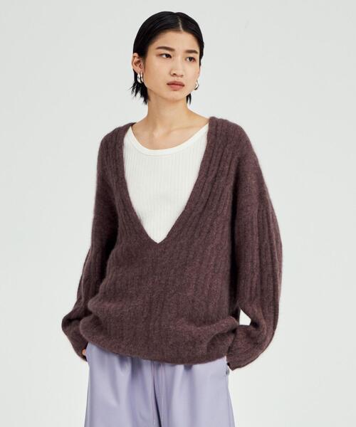 BRACTMENT（ブラクトメント）の「＜BRACTMENT(ブラクトメント)＞BM ケーブル深Vネック プルオーバー（ニット/セーター・レディース・モカ/ナチュラル/ケリー・FREE）」の2枚目の写真