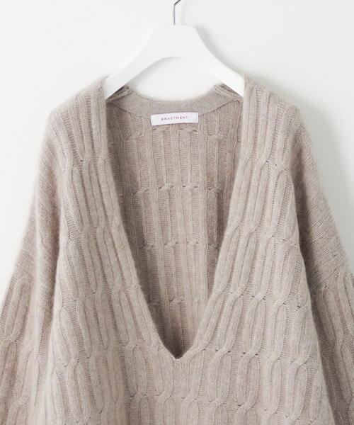 BRACTMENT（ブラクトメント）の「＜BRACTMENT(ブラクトメント)＞BM ケーブル深Vネック プルオーバー（ニット/セーター・レディース・モカ/ナチュラル/ケリー・FREE）」の12枚目の写真