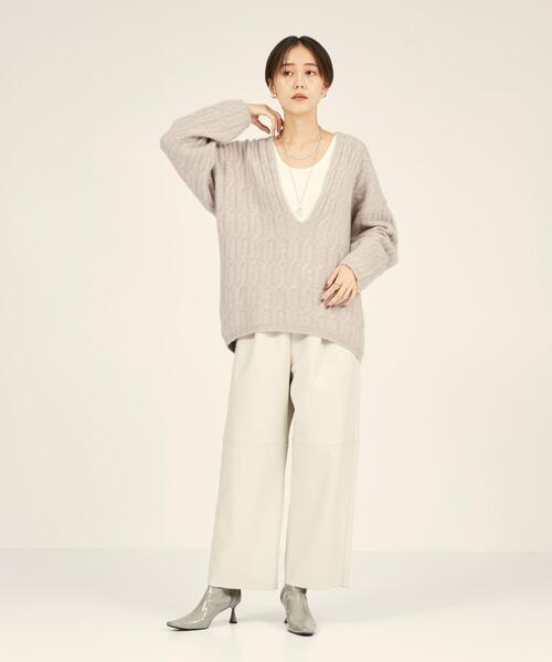 BRACTMENT（ブラクトメント）の「＜BRACTMENT(ブラクトメント)＞BM ケーブル深Vネック プルオーバー（ニット/セーター・レディース・モカ/ナチュラル/ケリー・FREE）」の4枚目の写真