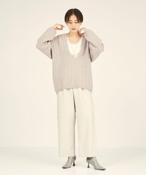 BRACTMENT（ブラクトメント）の「＜BRACTMENT(ブラクトメント)＞BM ケーブル深Vネック プルオーバー（ニット/セーター・レディース・モカ/ナチュラル/ケリー・FREE）」の5枚目の写真