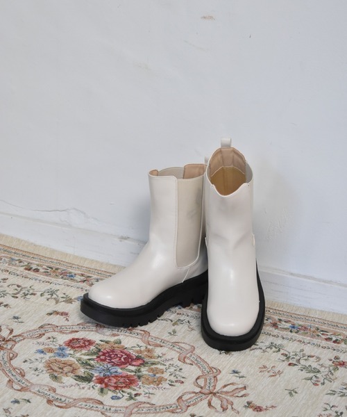 ems excite(エムズエキサイト)の「サイドゴアブーツ(ブーツ・レディース・ブラック/オフホワイト・MEDIUM/LARGE)」の1枚目の写真