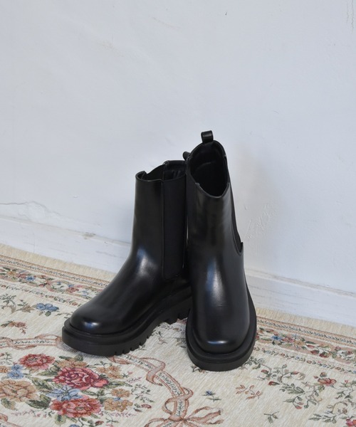 ems excite(エムズエキサイト)の「サイドゴアブーツ(ブーツ・レディース・ブラック/オフホワイト・MEDIUM/LARGE)」の2枚目の写真