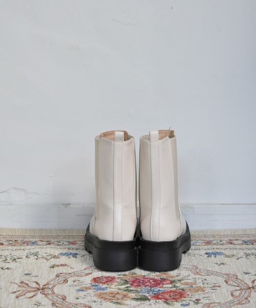 ems excite(エムズエキサイト)の「サイドゴアブーツ(ブーツ・レディース・ブラック/オフホワイト・MEDIUM/LARGE)」の8枚目の写真