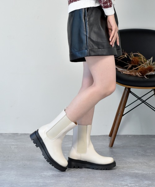 ems excite(エムズエキサイト)の「サイドゴアブーツ(ブーツ・レディース・ブラック/オフホワイト・MEDIUM/LARGE)」の7枚目の写真