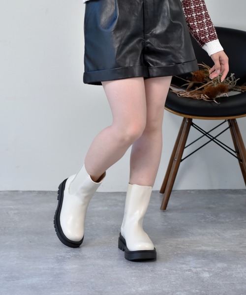 ems excite(エムズエキサイト)の「サイドゴアブーツ(ブーツ・レディース・ブラック/オフホワイト・MEDIUM/LARGE)」の4枚目の写真