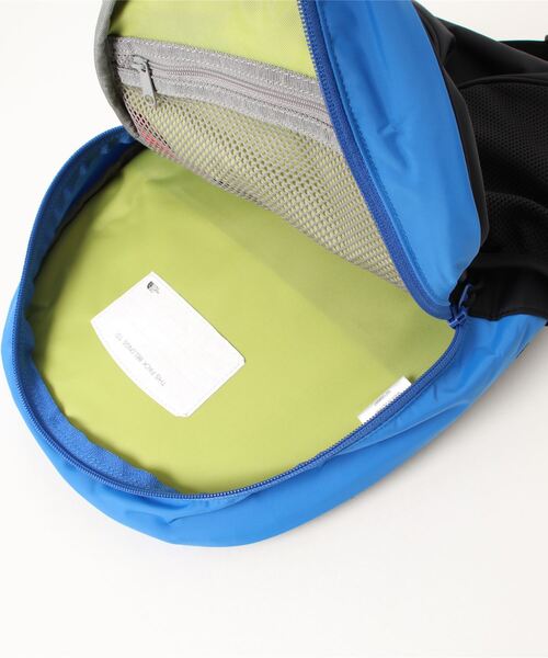 THE NORTH FACE（ザノースフェイス）の「NMJ72004/K SMALL DAY（バックパック/リュック・キッズ・ブラック/ブラウン/ピンク/ブルー/マルチ・FREE）」の8枚目の写真
