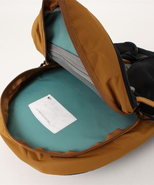 THE NORTH FACE（ザノースフェイス）の「NMJ72004/K SMALL DAY（バックパック/リュック・キッズ・ブラック/ブラウン/ピンク/ブルー/マルチ・FREE）」の11枚目の写真